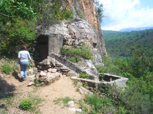 Accés a La Roca de la Mel.