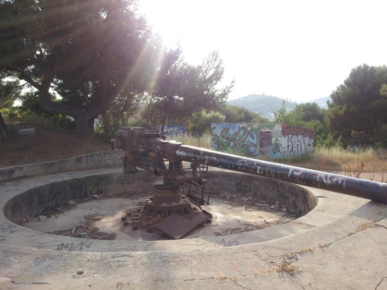 Emplaçament artiller abans de la restuaració.